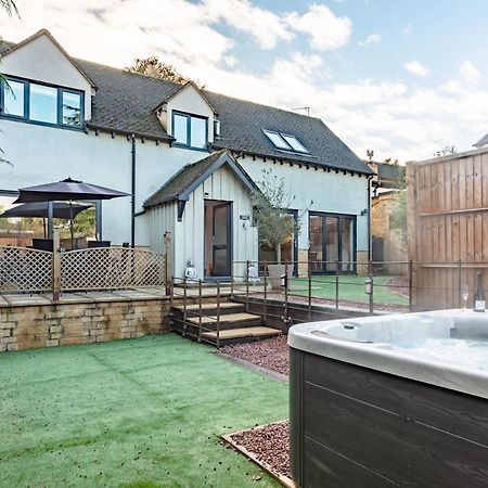 Cotswold Holiday Let With Hot Tub - The Old Garage Чиппінг-Нортон Екстер'єр фото